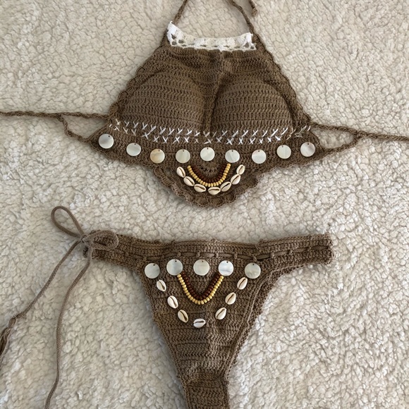 Women’s knitted shell bikini - Picture 1 of 2